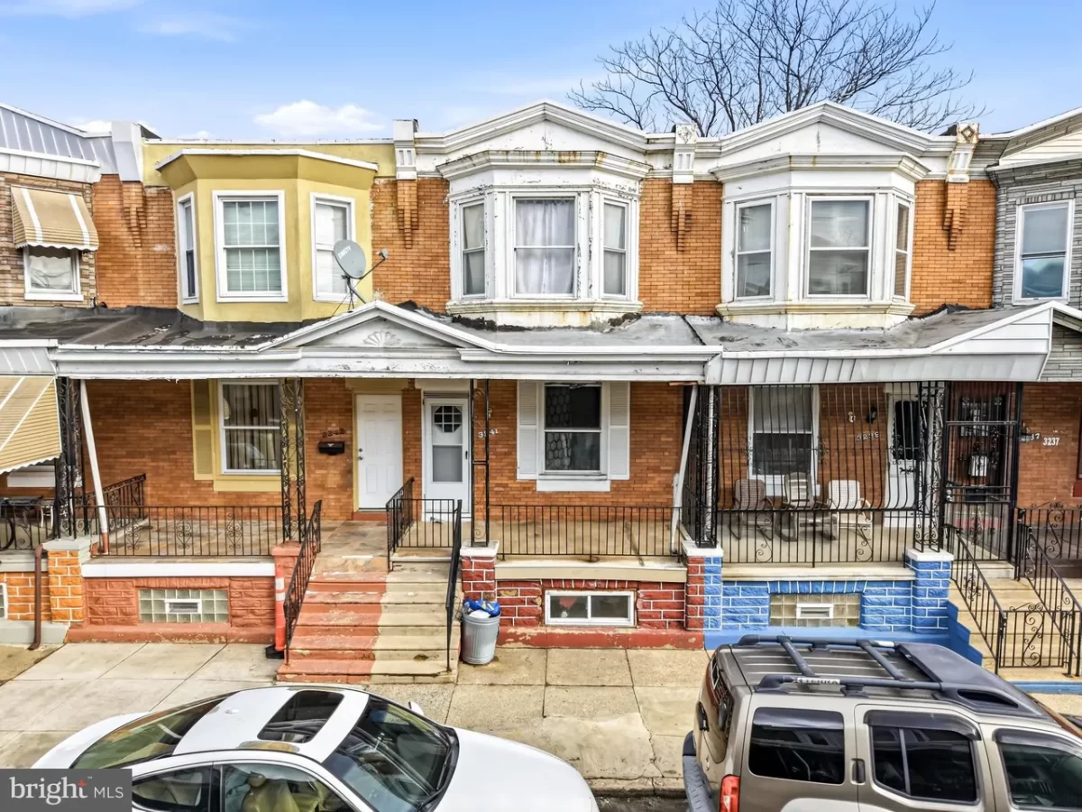 2BR Townhouse for Sale in Philadelphia, PA