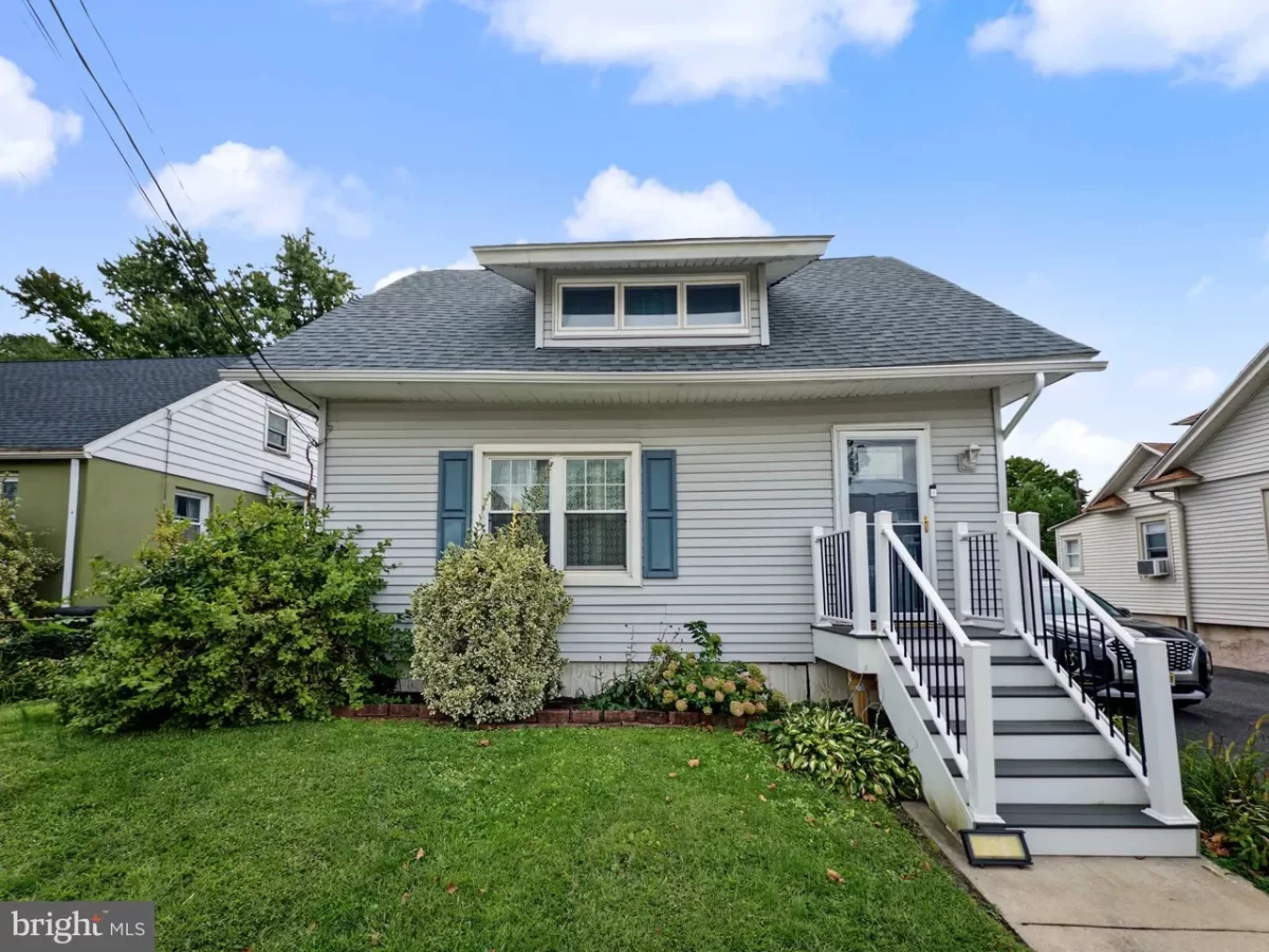 3BR House for Sale in Barrington, NJ