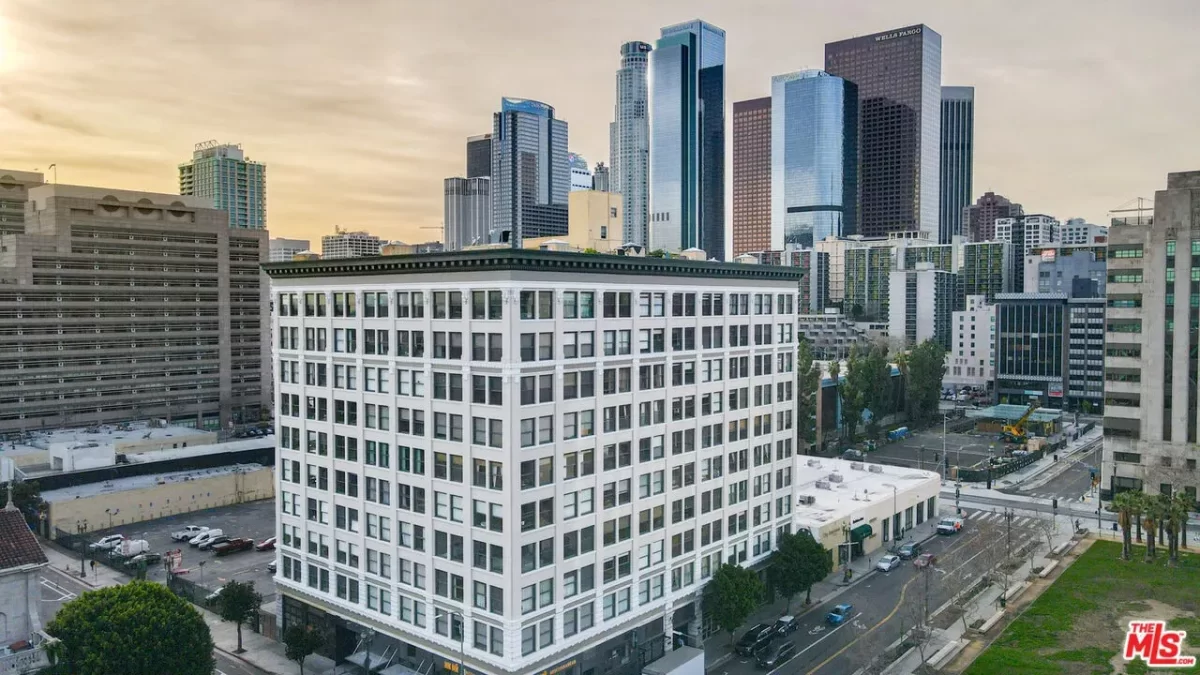 Condo for Sale in Los Angeles, CA