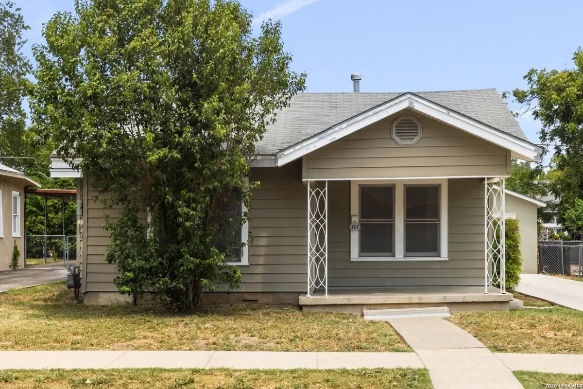 2BR House for Sale in San Antonio, TX
