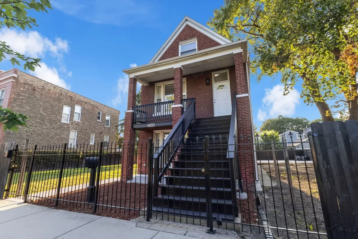 5BR Multi-Family for Sale in Chicago, IL