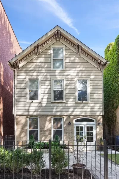 7BR Multi-Family for Sale in Chicago, IL