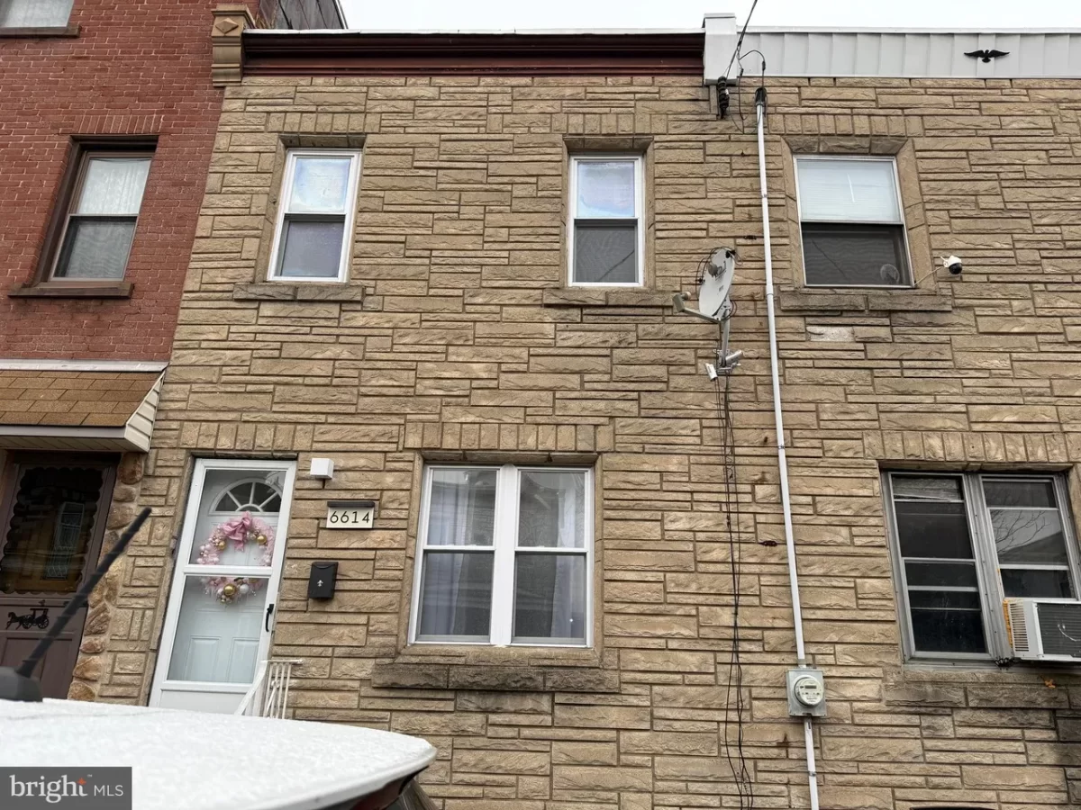 2BR Townhouse for Sale in Philadelphia, PA