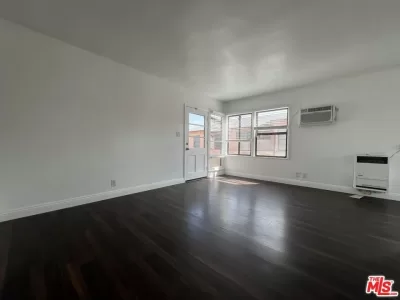 2BR Townhouse for Rent in Los Angeles, CA