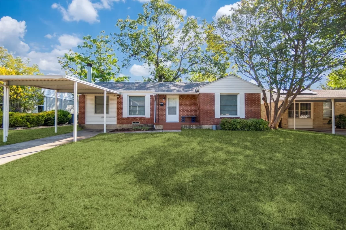 2BR House for Rent in Dallas, TX