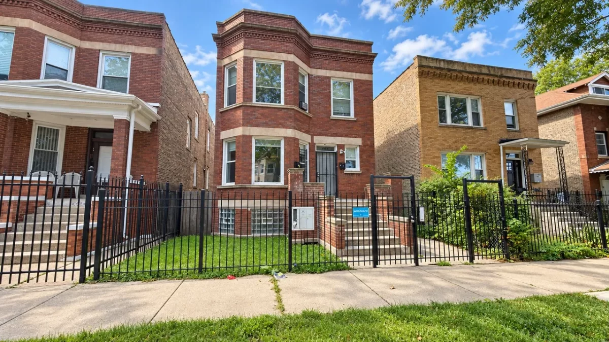 5BR Multi-Family for Sale in Chicago, IL