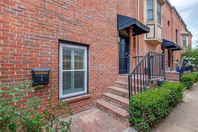2BR Townhouse for Sale in Dallas, TX