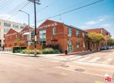 2BR Condo for Rent in Los Angeles, CA