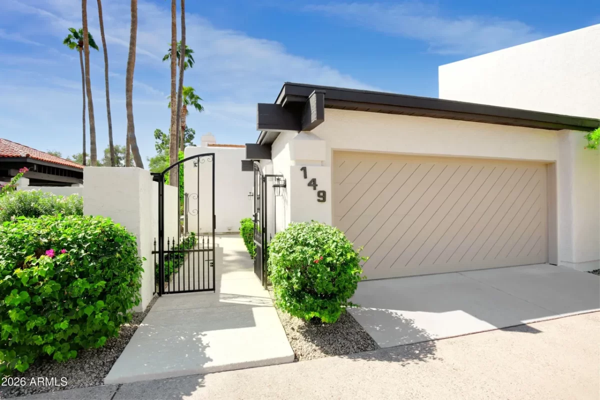 2BR Townhouse for Sale in Phoenix, AZ