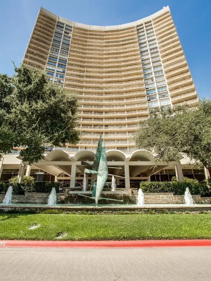 2BR Condo for Sale in Dallas, TX