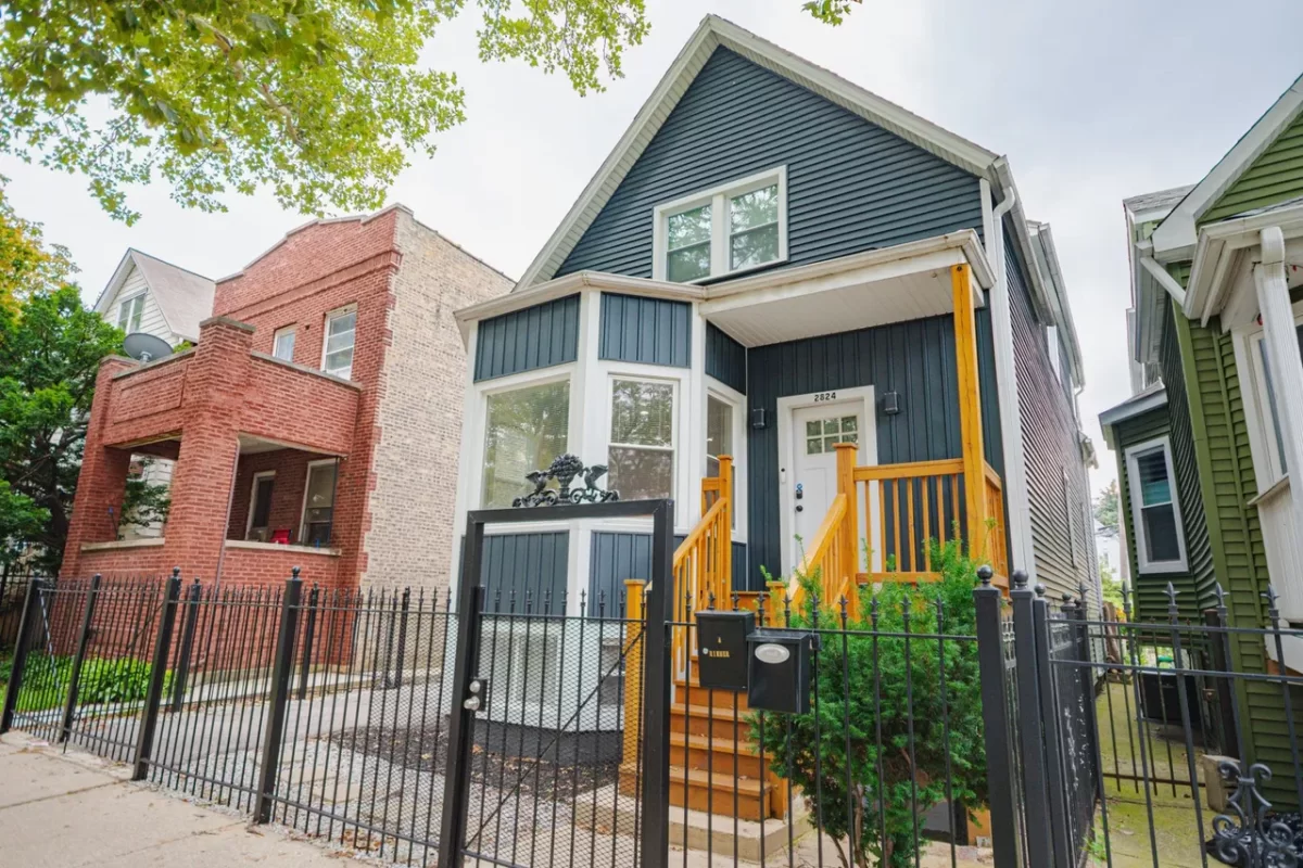 7BR House for Sale in Chicago, IL