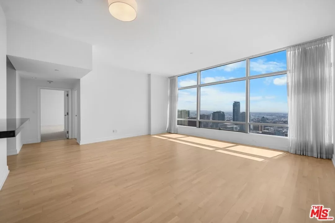 2BR Condo for Rent in Los Angeles, CA