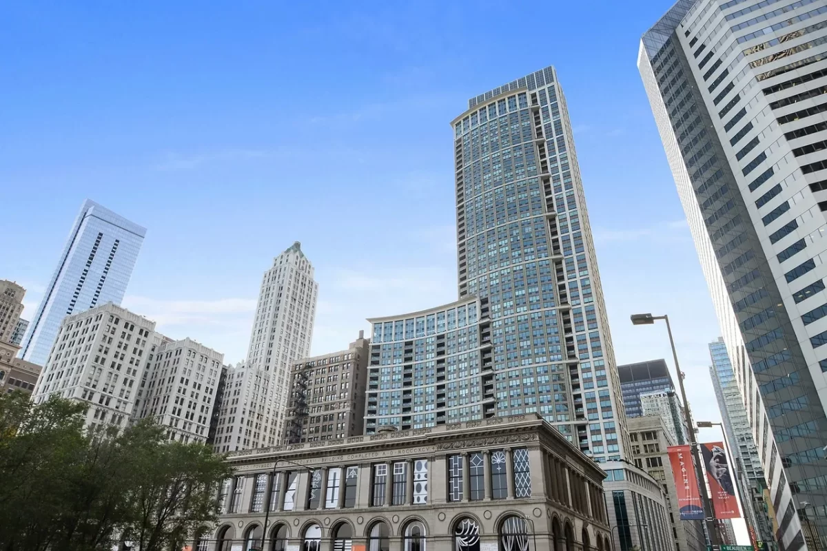 3BR Condo for Sale in Chicago, IL