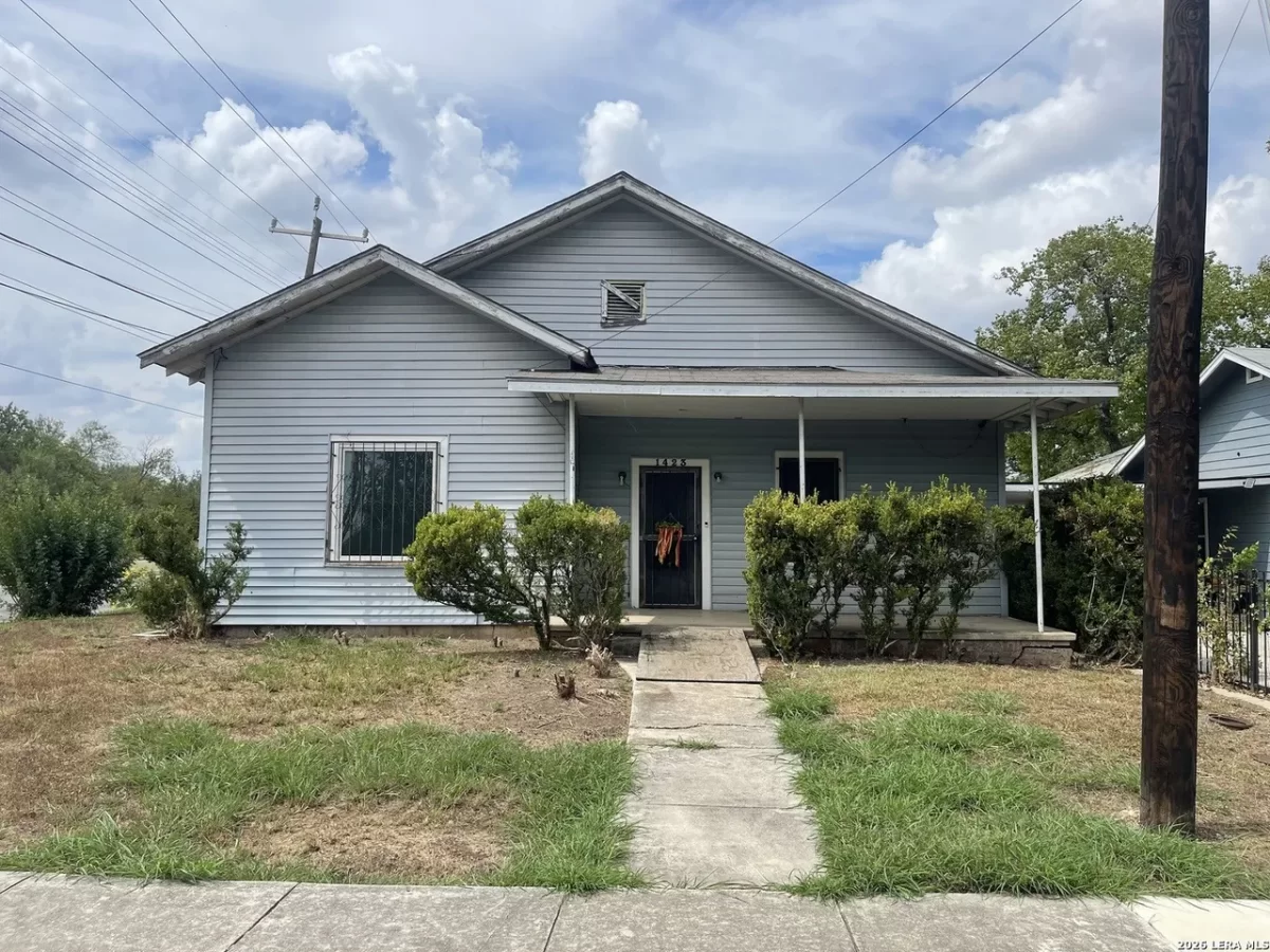 2BR House for Sale in San Antonio, TX