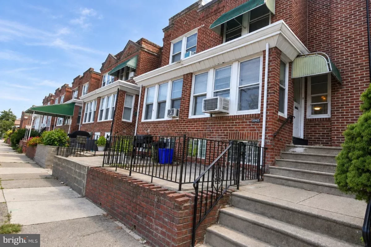 4BR Townhouse for Sale in Philadelphia, PA