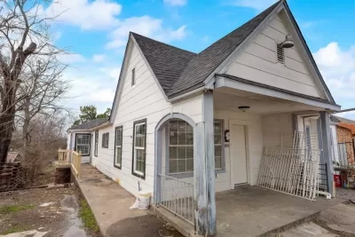 2BR Duplex for Rent in Dallas, TX