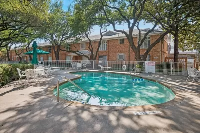 2BR Condo for Sale in Dallas, TX