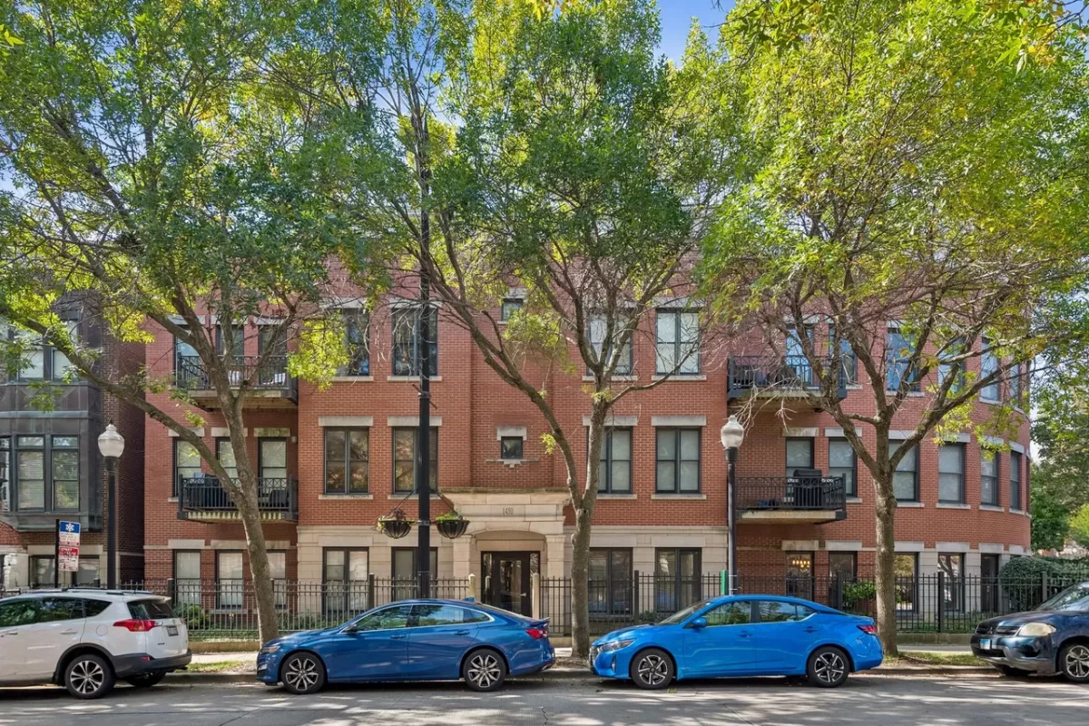 3BR Condo for Sale in Chicago, IL