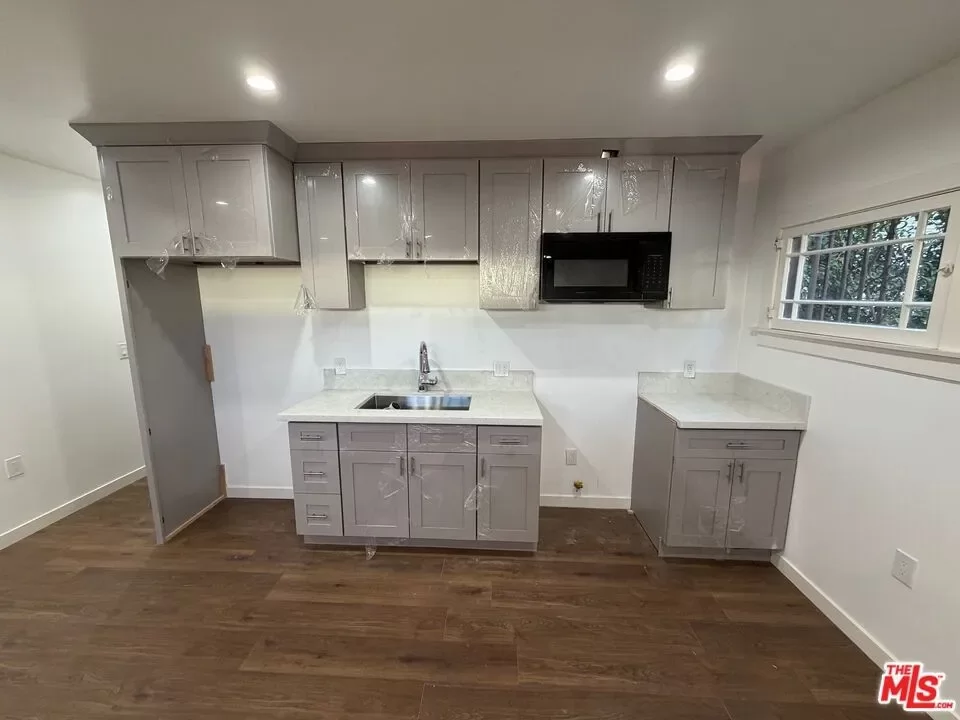1BR Townhouse for Rent in Los Angeles, CA
