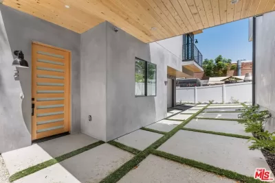 4BR Townhouse for Rent in Los Angeles, CA