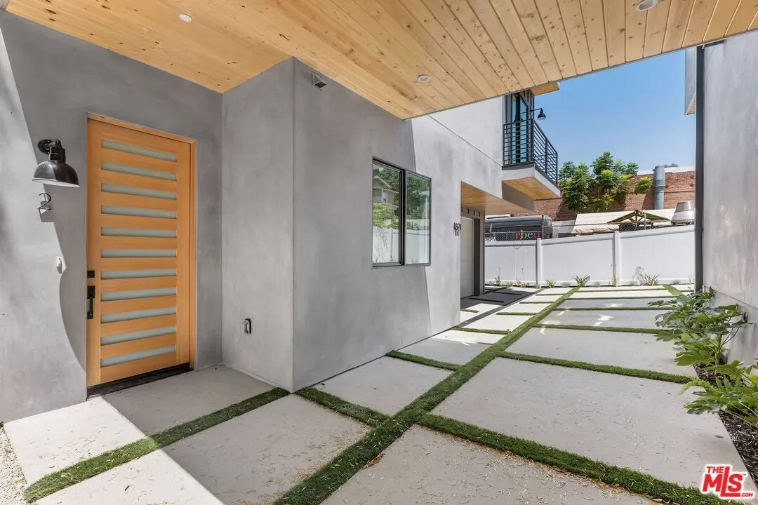 4BR Townhouse for Rent in Los Angeles, CA