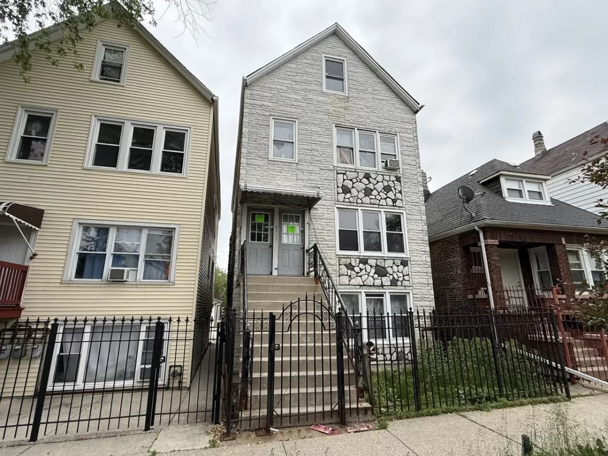 7BR Multi-Family for Sale in Chicago, IL
