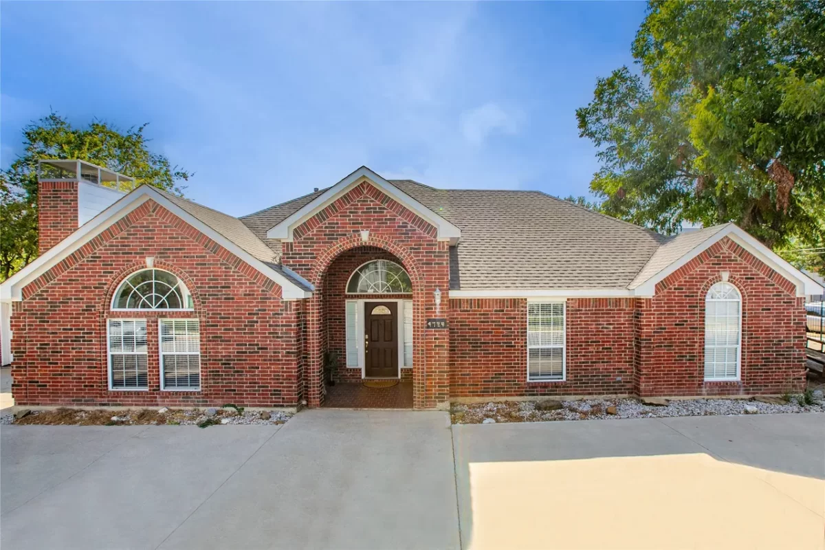 4BR House for Sale in Dallas, TX