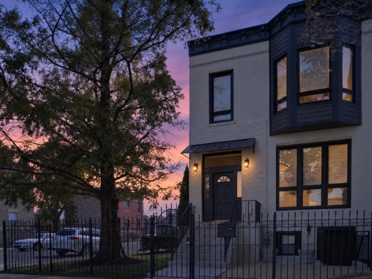 4BR House for Sale in Chicago, IL