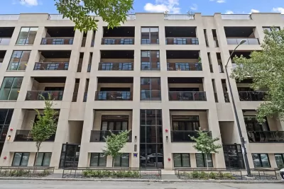 3BR Condo for Sale in Chicago, IL