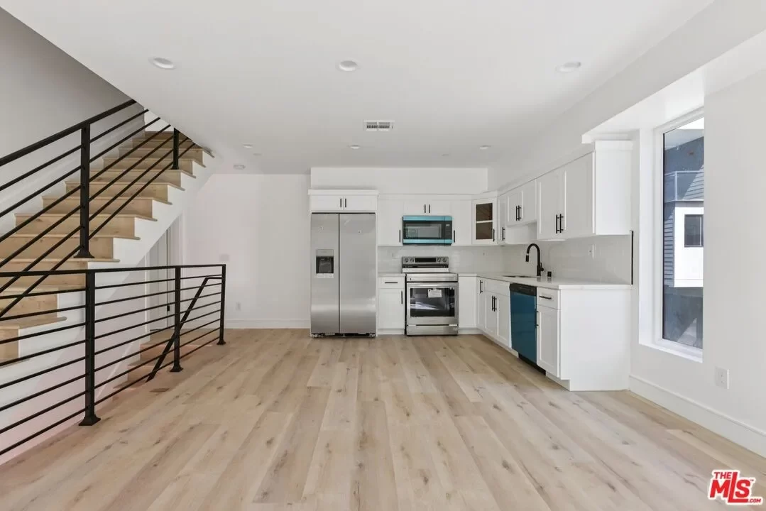 5BR Townhouse for Rent in Los Angeles, CA