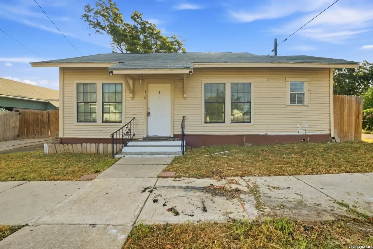 2BR House for Sale in San Antonio, TX