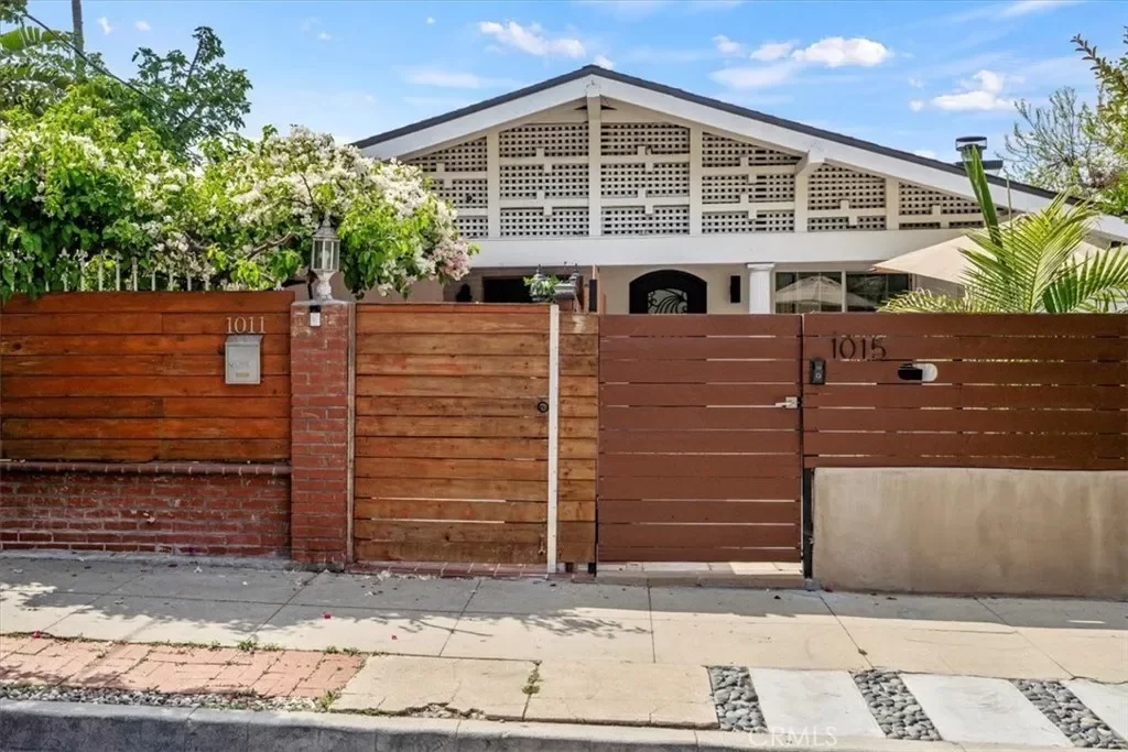2BR House for Rent in Los Angeles, CA