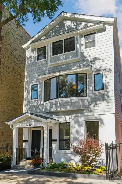 5BR House for Sale in Chicago, IL