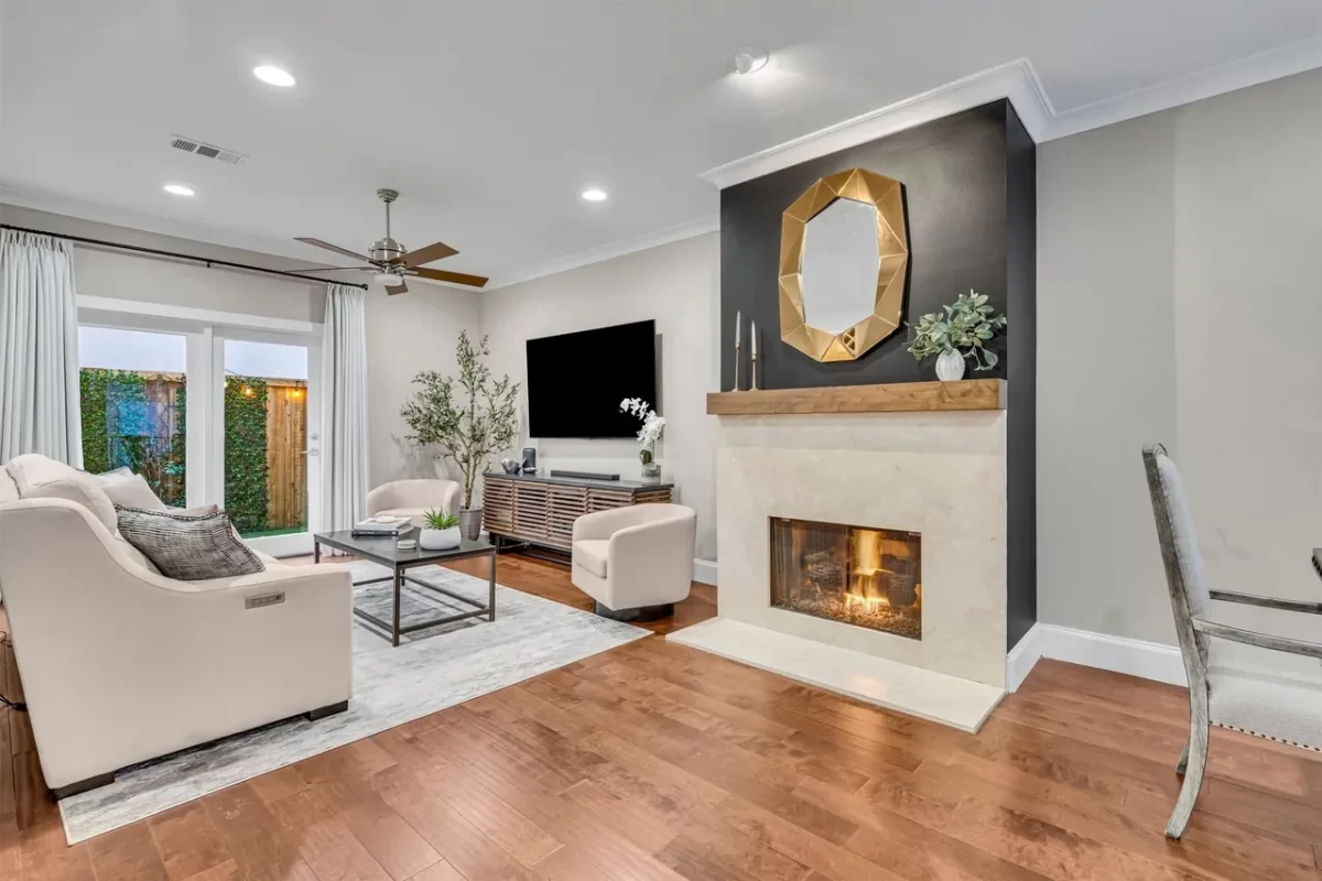 2BR Townhouse for Sale in Dallas, TX