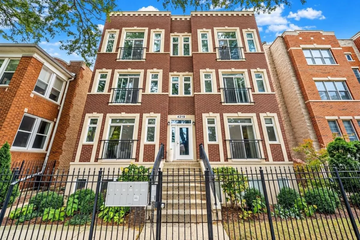 3BR Condo for Sale in Chicago, IL
