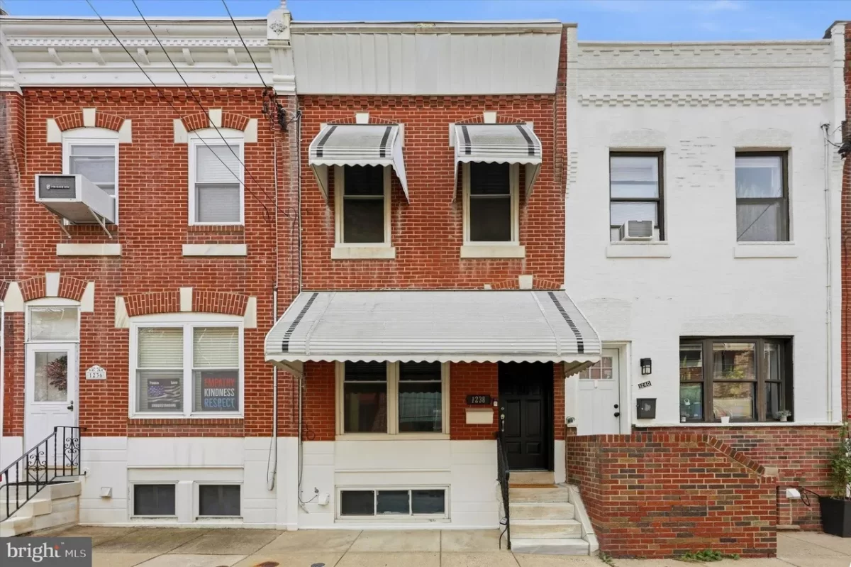 2BR Townhouse for Sale in Philadelphia, PA