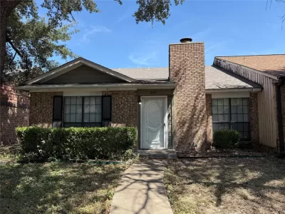 3BR Townhouse for Sale in Dallas, TX