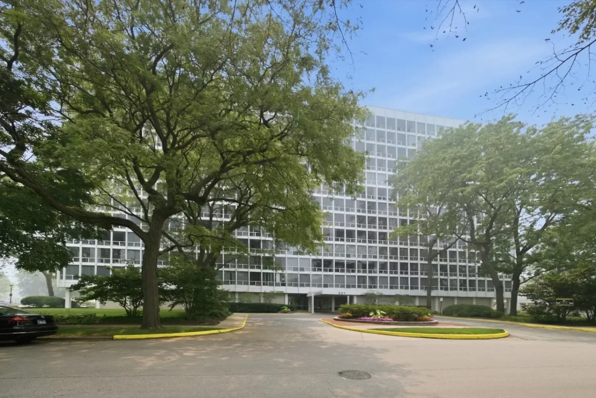 4BR Condo for Sale in Chicago, IL