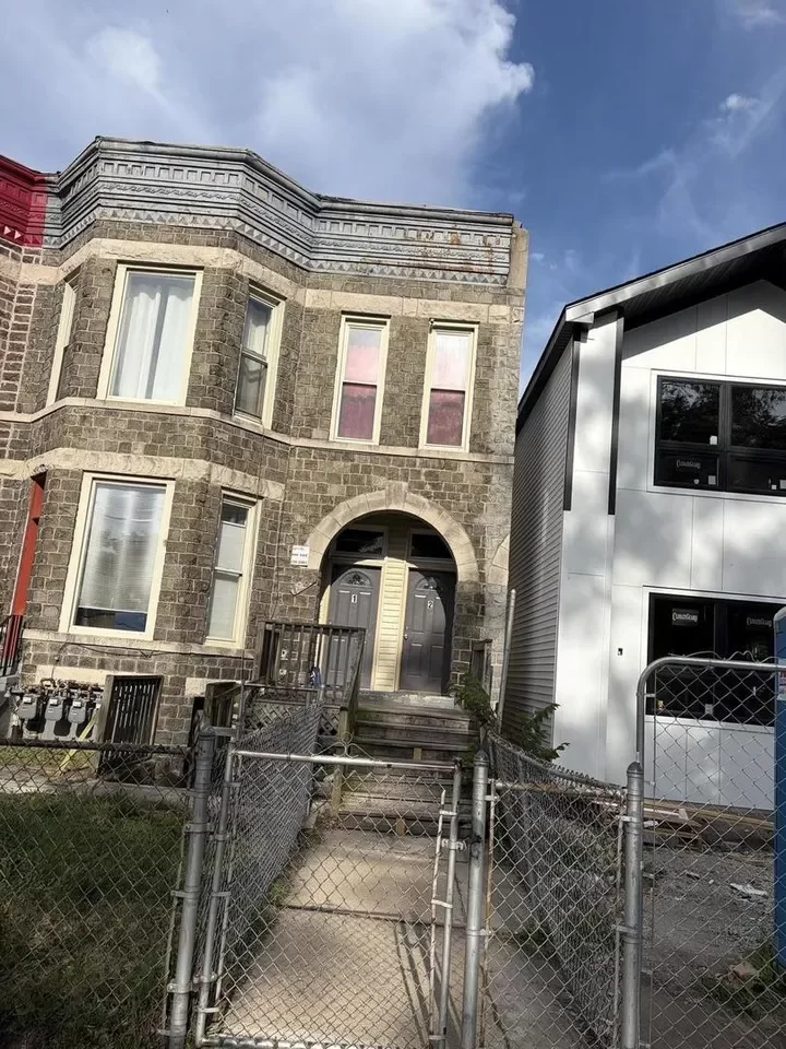 6BR Multi-Family for Sale in Chicago, IL