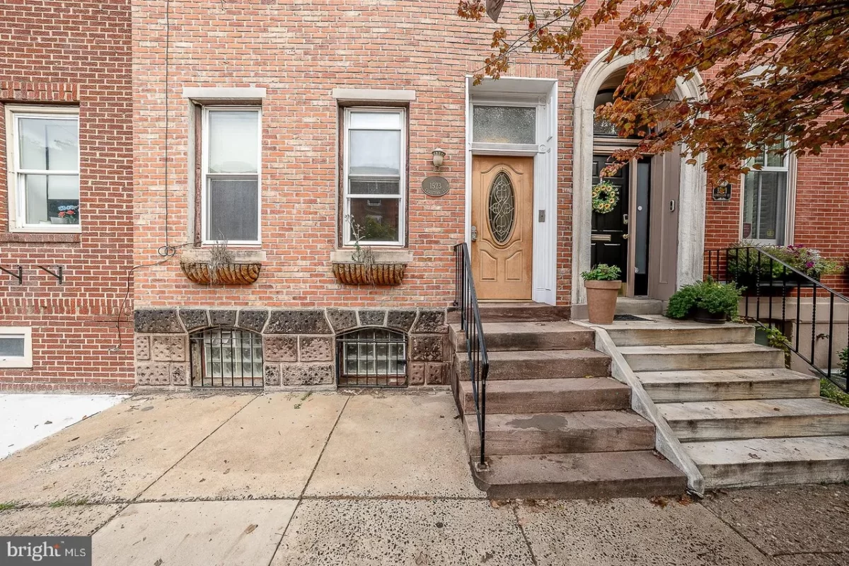 3BR Townhouse for Sale in Philadelphia, PA