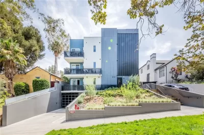 2BR House for Rent in Los Angeles, CA