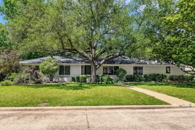 4BR House for Sale in Dallas, TX