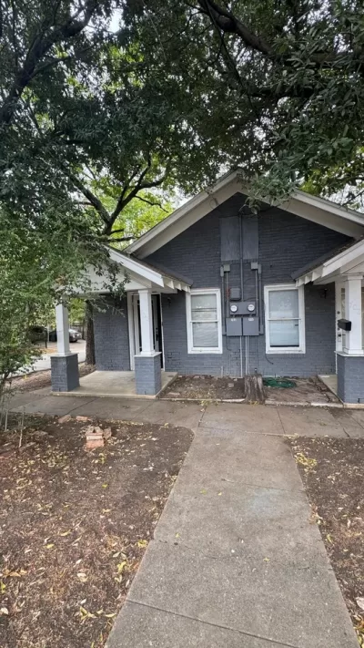2BR Duplex for Rent in Dallas, TX