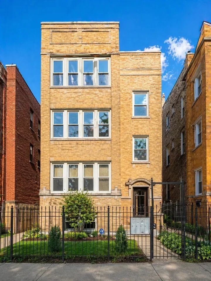 1BR Multi-Family for Sale in Chicago, IL