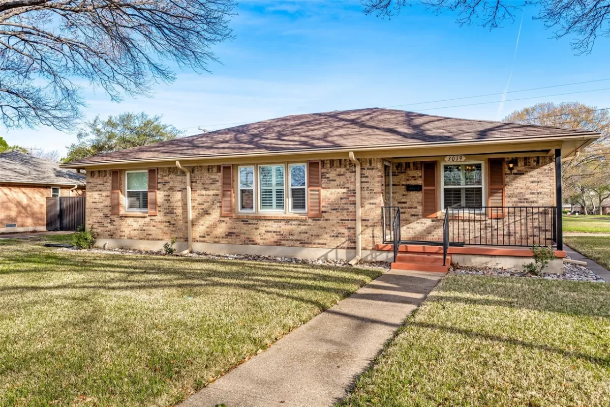 2BR House for Sale in Dallas, TX