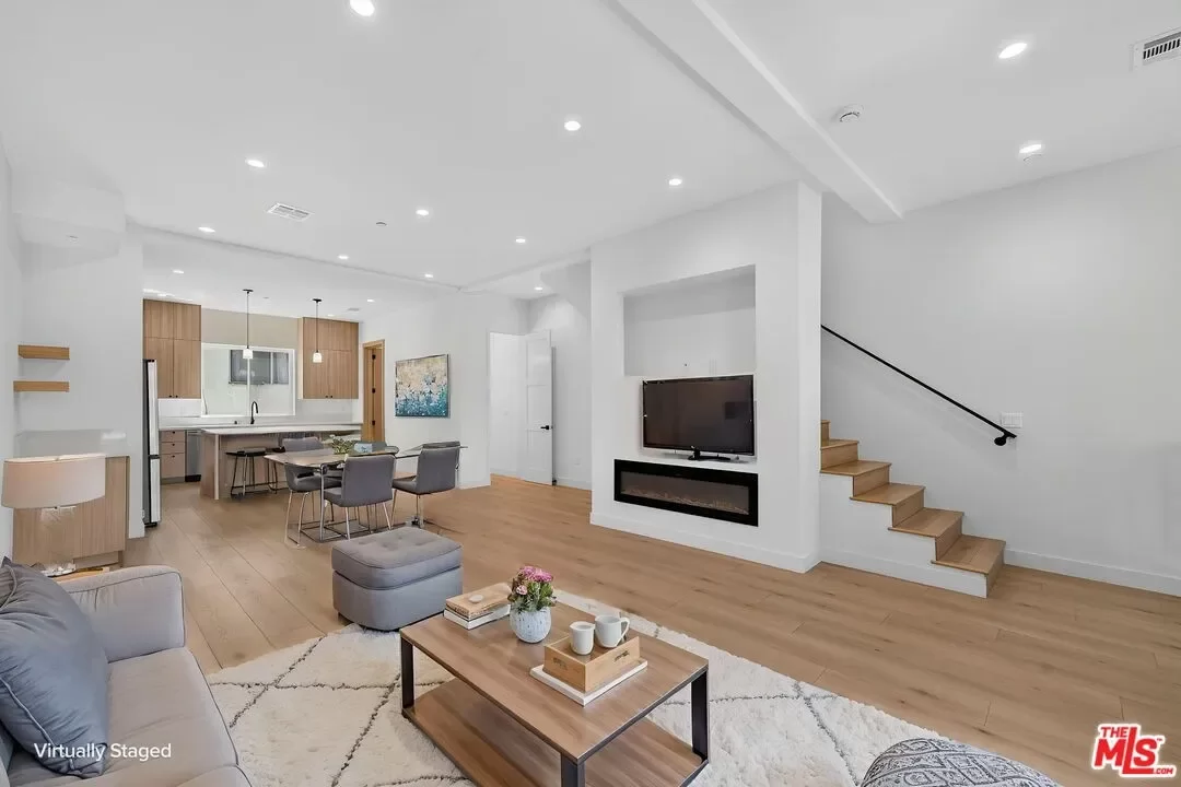 3BR Townhouse for Rent in Los Angeles, CA