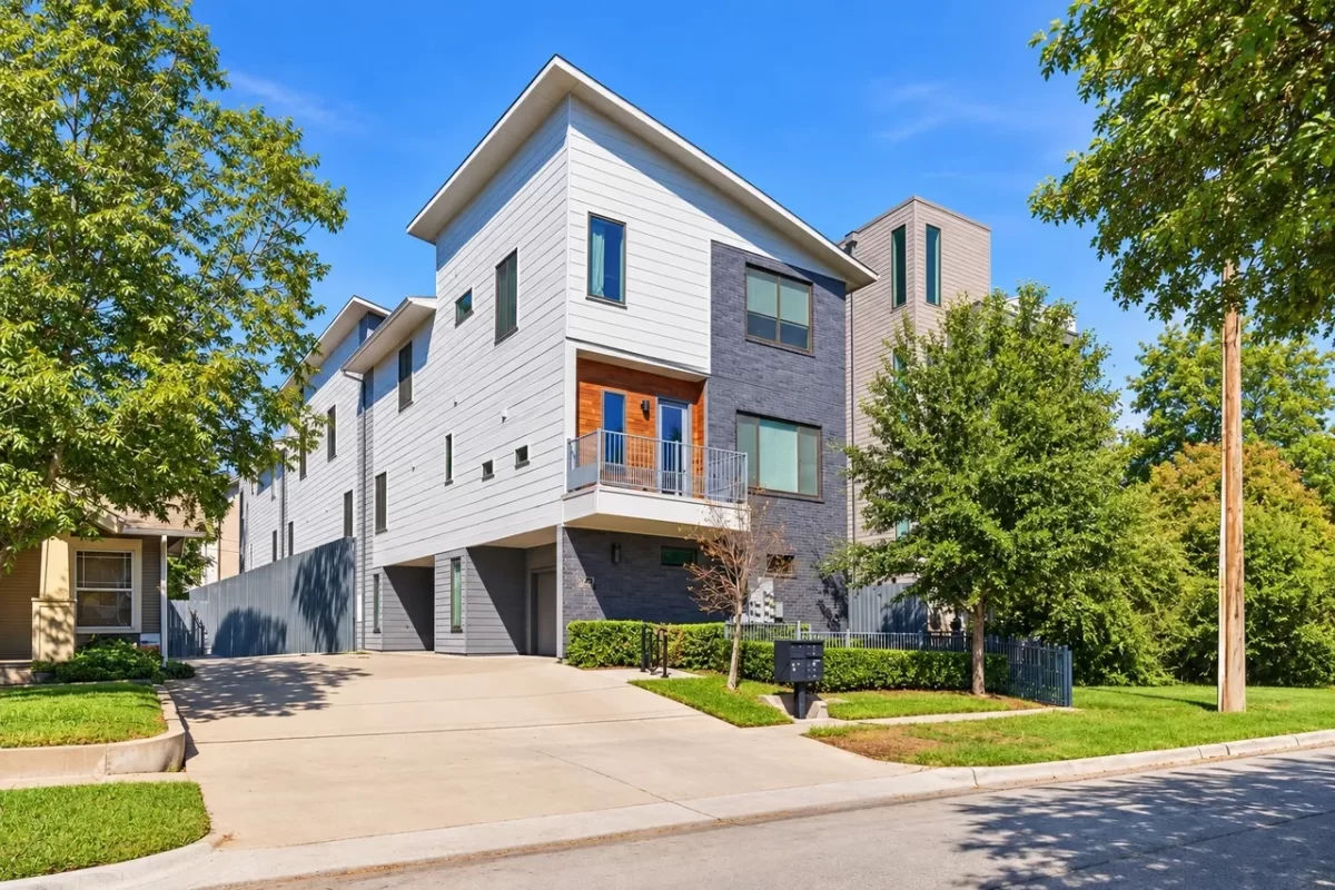 2BR Condo for Sale in Dallas, TX
