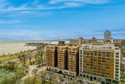 2BR Condo for Sale in Chicago, IL