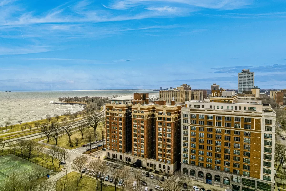 2BR Condo for Sale in Chicago, IL