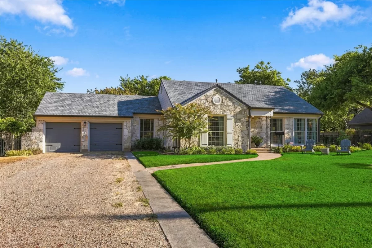 2BR House for Sale in Dallas, TX